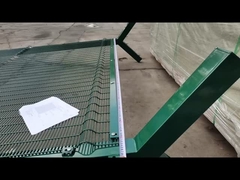 سياج الفولاذ المغلف بطلاء مسحوق 358 سياج أمن للسجن 1.8 * 2.5m