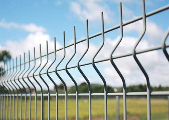 50 * 200mm PVC مغلفة شبكة حفرة مثلث السياج للمطار OEM