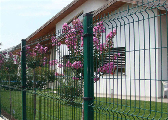 1230mm 3D منحني مثلث سياج لوحة BRC شبكة سياج للمدرسة غير قابل للصدأ