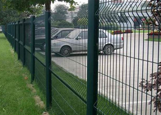 سياج ثلاثي منحني مغلف بـ PVC لحديقة الملعب 1.8 * 2.5m