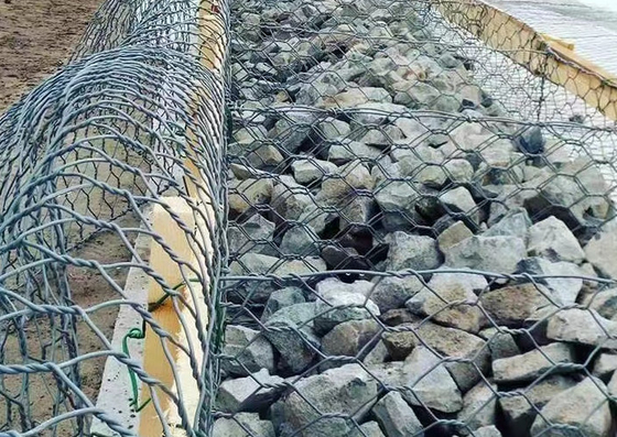 ASTM A974 HDG شبكة الأسلاك الغابيونية 80 × 100 مم لحماية الجسر