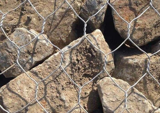 حرارة غطس الغلاف الصناعي حجرة قفص غابيون مربع 60 * 80mm للحفاظ على الحائط