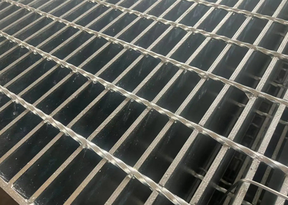 الحديد المسالج الممشى الشبكية 30 * 5mm للمنصة الصناعية