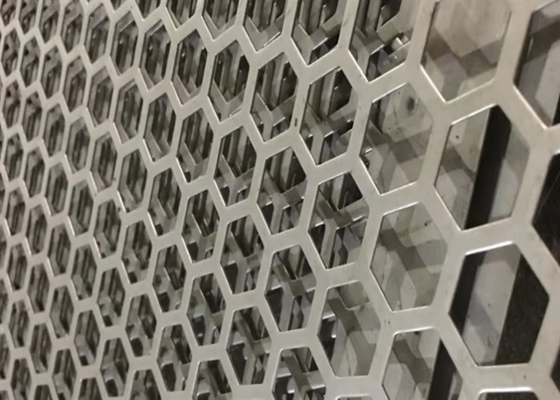 ورقة معدنية مثقوبة 1.22x2.44m 1.2x2.4m للشاشات