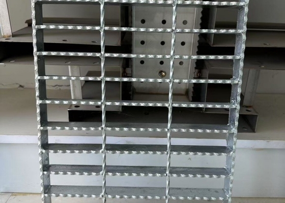 304 الفولاذ المقاوم للصدأ ممر شبكة 100mm المسافة الصناعية