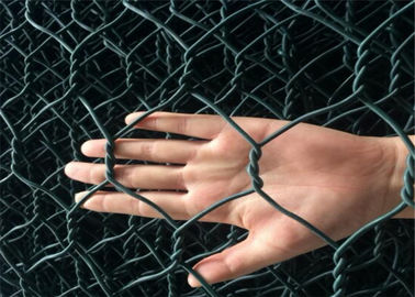 التراب السداسي محيط الجدار الحدودي للجيش