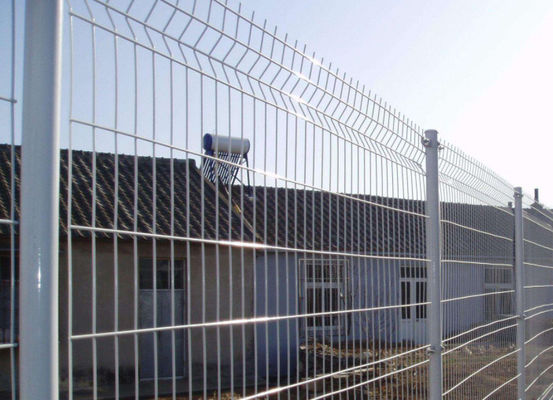 1.8 * 3.0 م سياج مثلث على شكل خوخ أخضر للممتلكات الخاصة