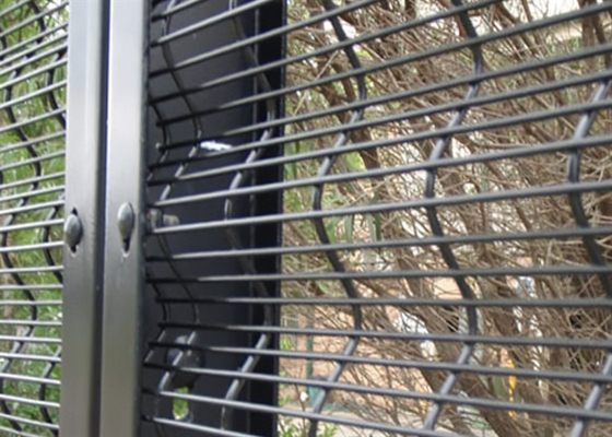 Clear View Welded Wire Mesh 358 المبارزة الأمنية المضادة للتسلق / السرقة 76.2 * 12.7 مم